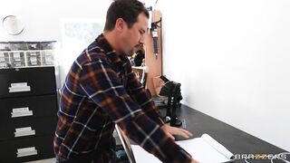 Kayley Gunner Handyman’s Secret Joy