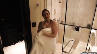 MomPov Kendall – Pre-Shoot BTS | Amateur – M00